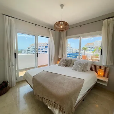 507 Sea View Deluxe Apartment
