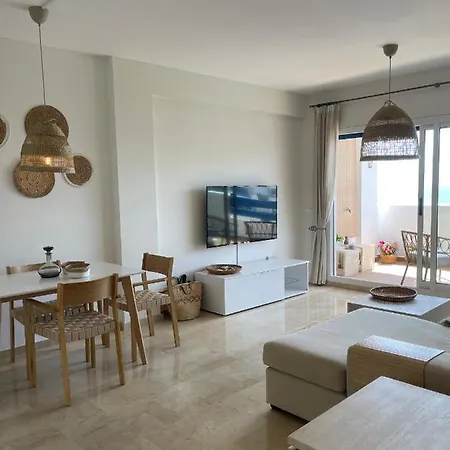 507 Sea View Deluxe Apartment